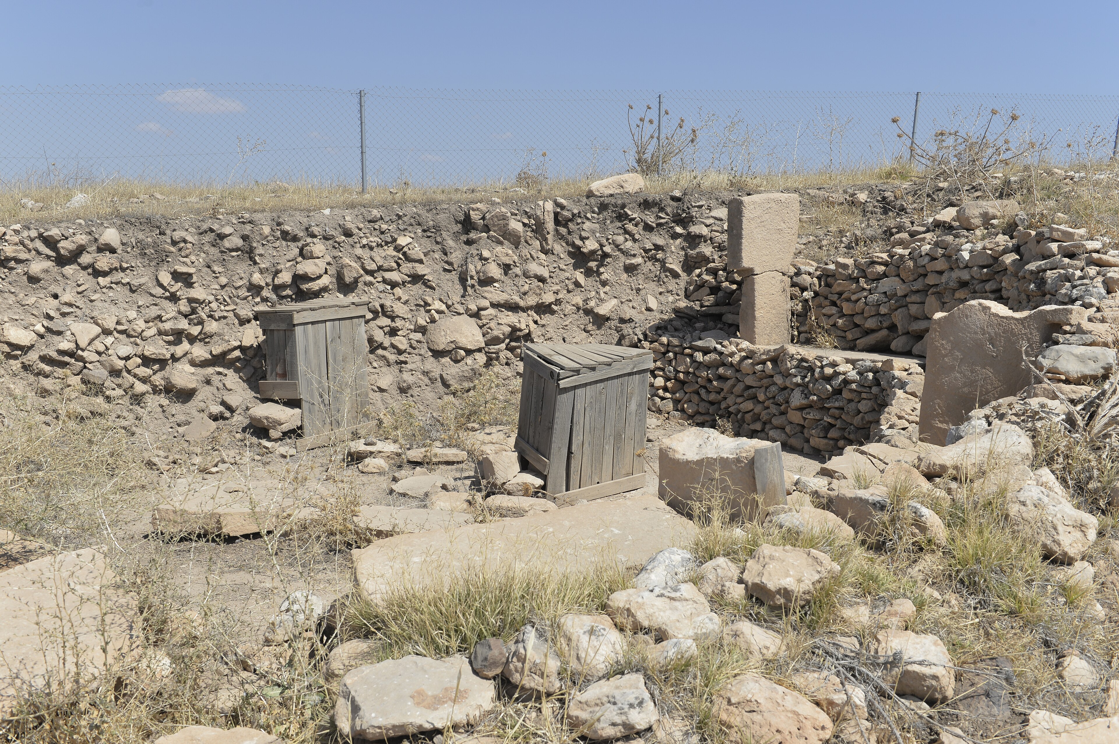 Göbeklitepe'de binlerce yıllık taş dikilitaşlar
